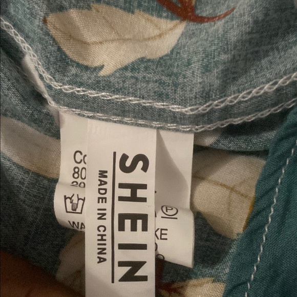 SHEIN Green and White Casual Button Down Shirt with Tropical Print - Picture 2 of 7